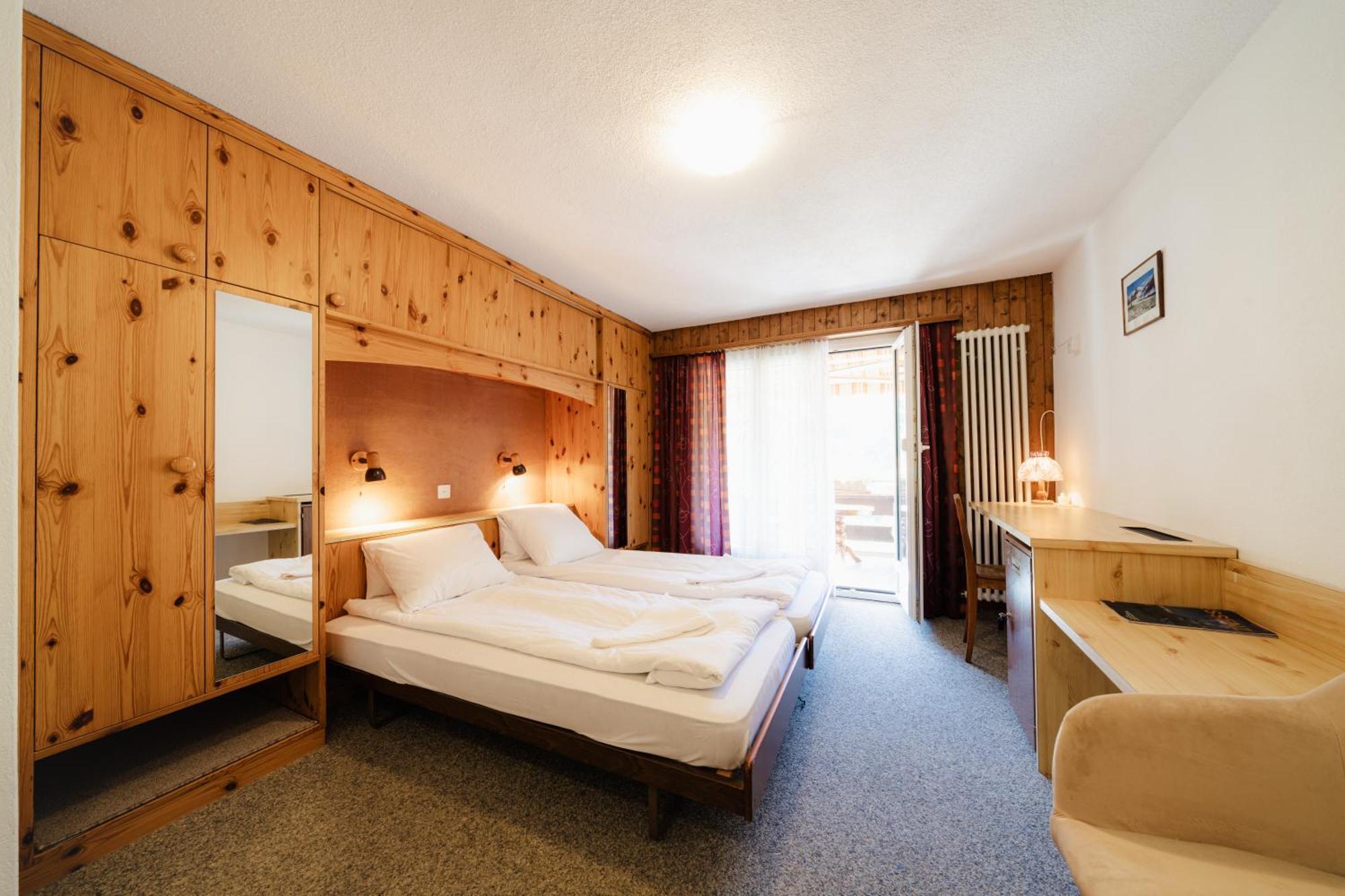 קלוסטר Hotel Old Jnn מראה חיצוני תמונה