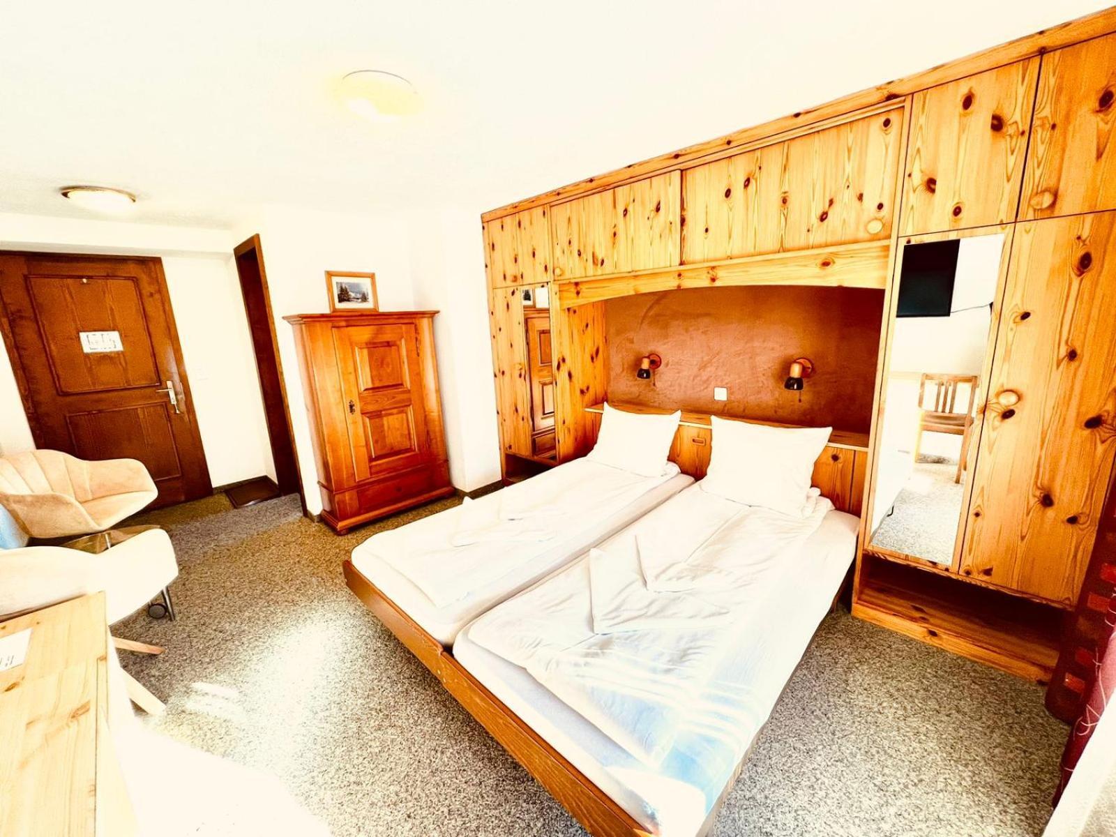 קלוסטר Hotel Old Jnn מראה חיצוני תמונה