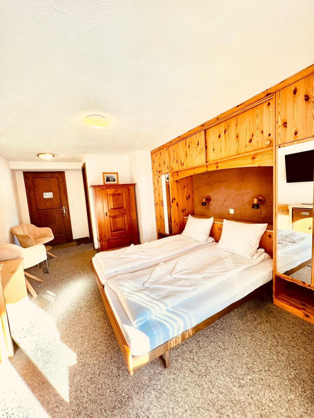 קלוסטר Hotel Old Jnn מראה חיצוני תמונה