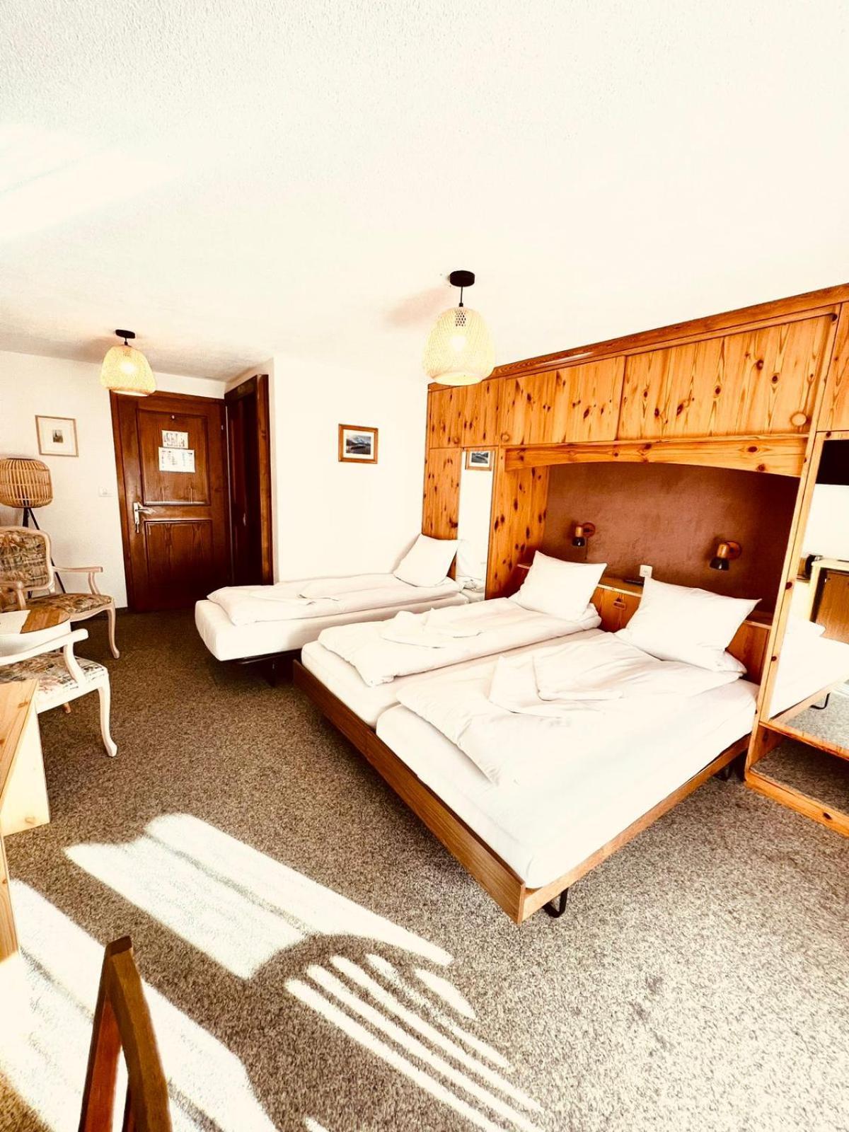 קלוסטר Hotel Old Jnn מראה חיצוני תמונה
