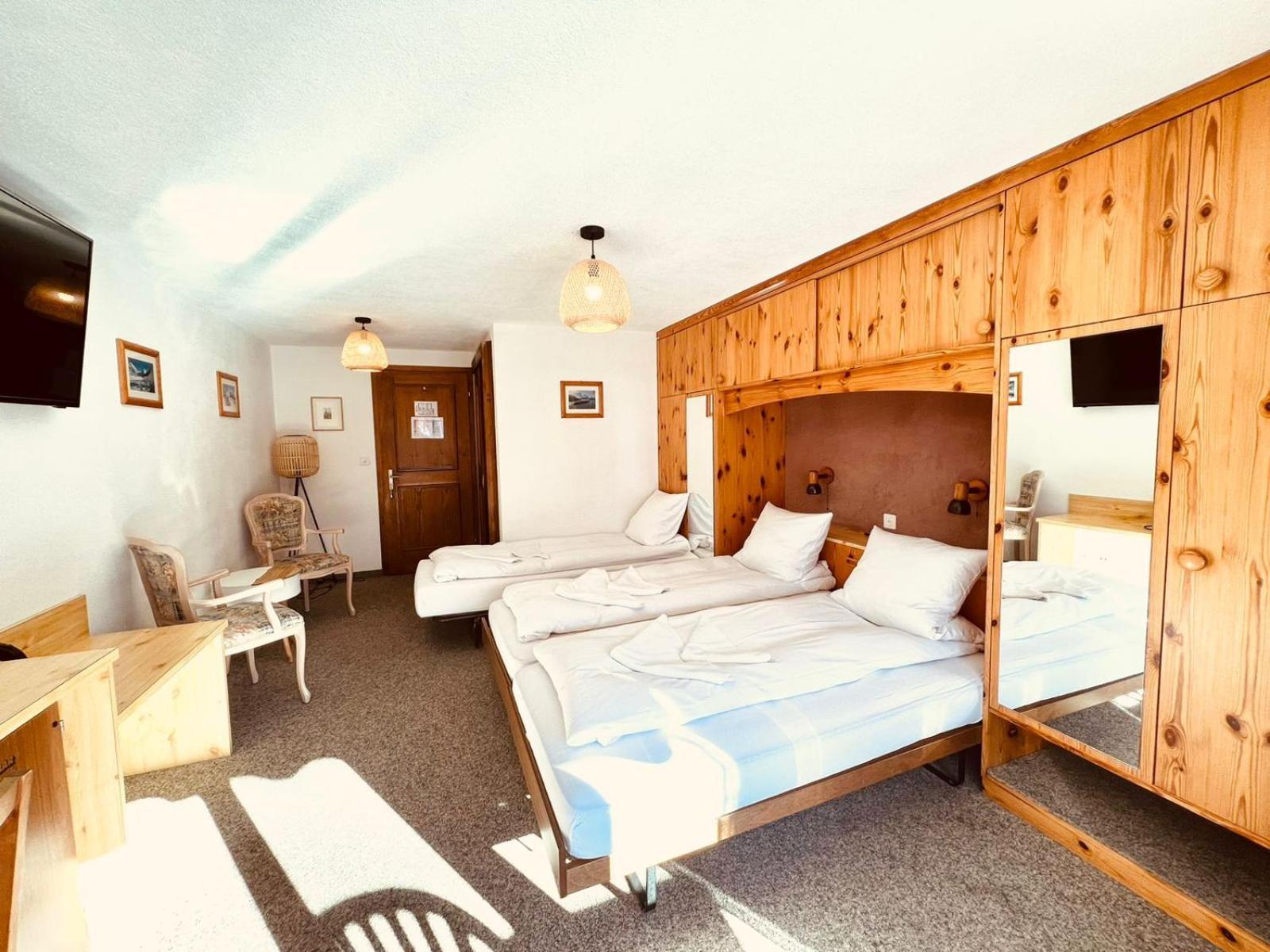 קלוסטר Hotel Old Jnn מראה חיצוני תמונה